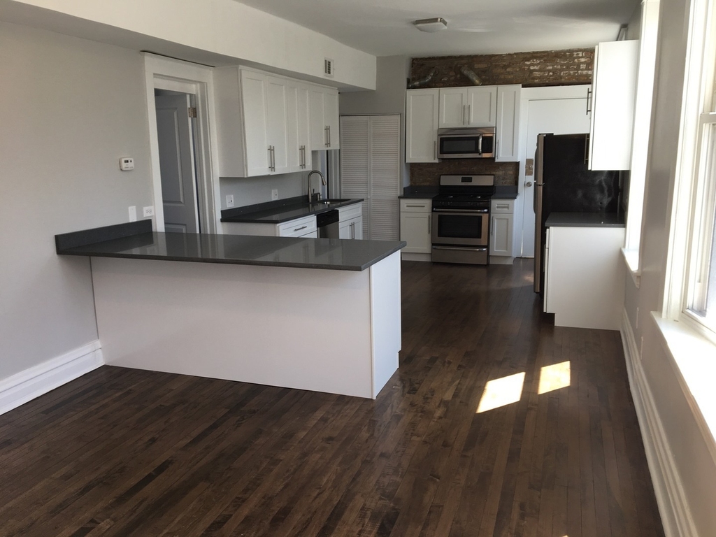 901 N Francisco Avenue - Photo 2