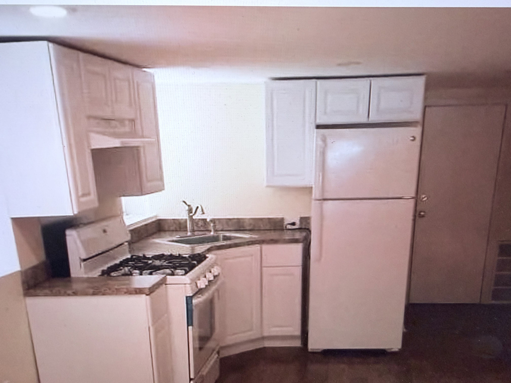 1615 W Foster Avenue - Photo 2