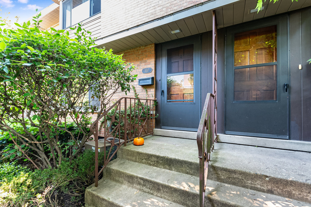 537 Ridge Road - Photo 2