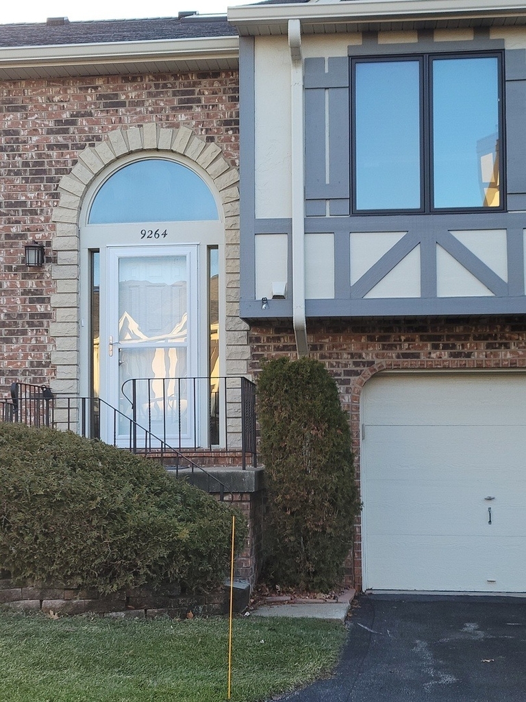9264 Windsor Parkway - Photo 0