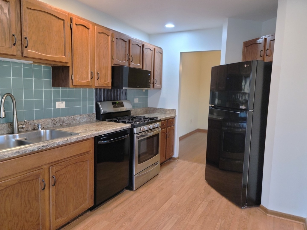 9264 Windsor Parkway - Photo 9