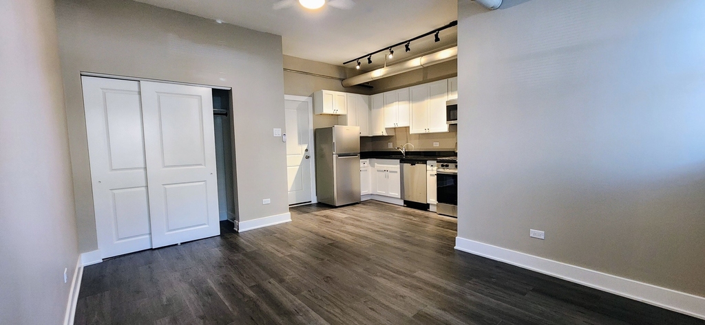 4764 N Virginia Avenue - Photo 4