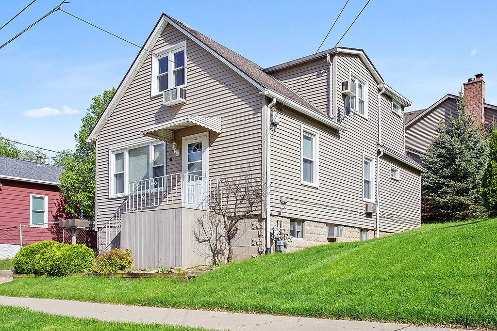 512 Porter Street - Photo 0