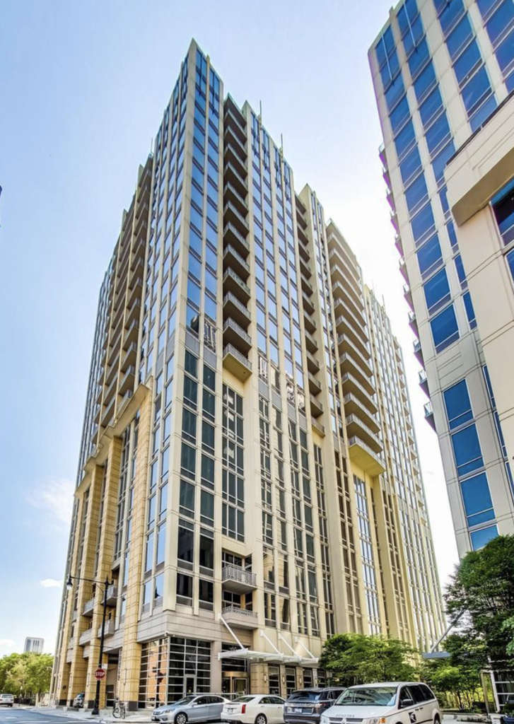 700 N Larrabee Street - Photo 0