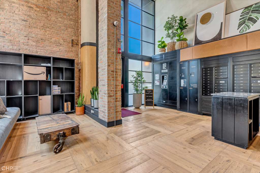 729 N Sangamon Street - Photo 8