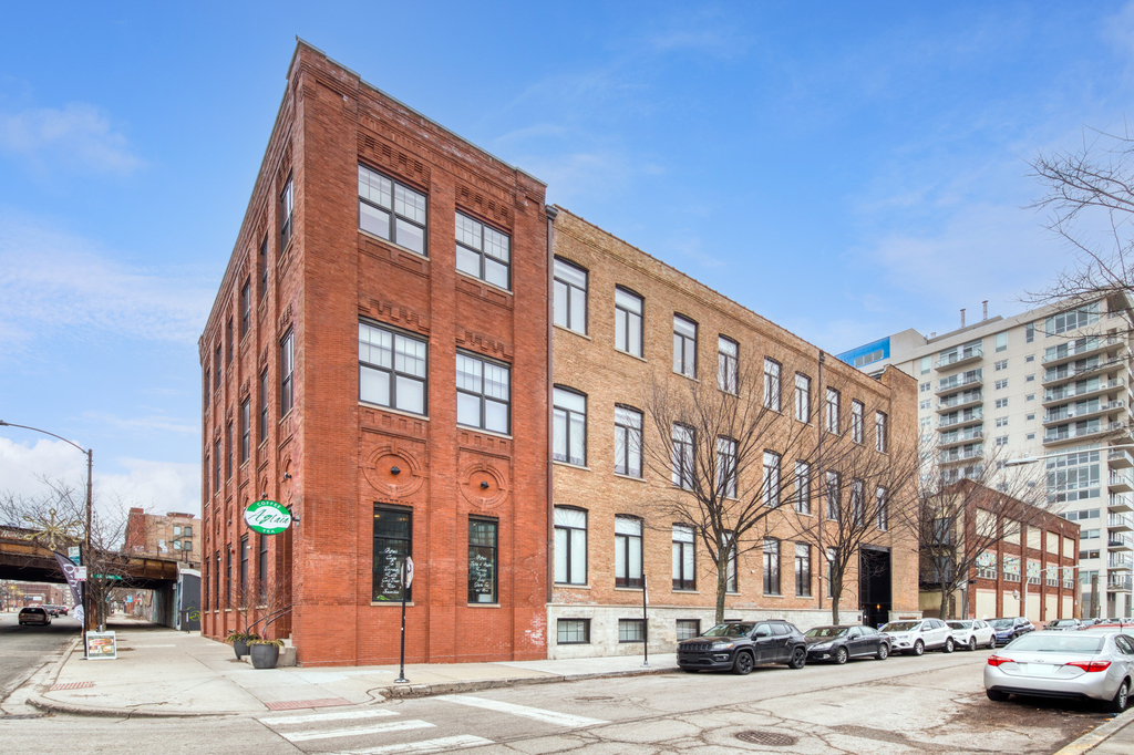 729 N Sangamon Street - Photo 0