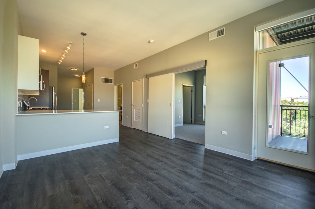 851 W Grand Avenue - Photo 2