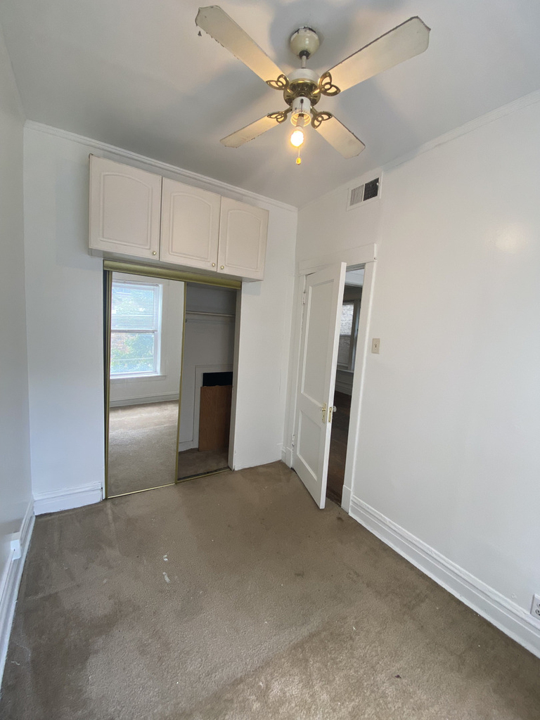 866 W Buckingham Place - Photo 5