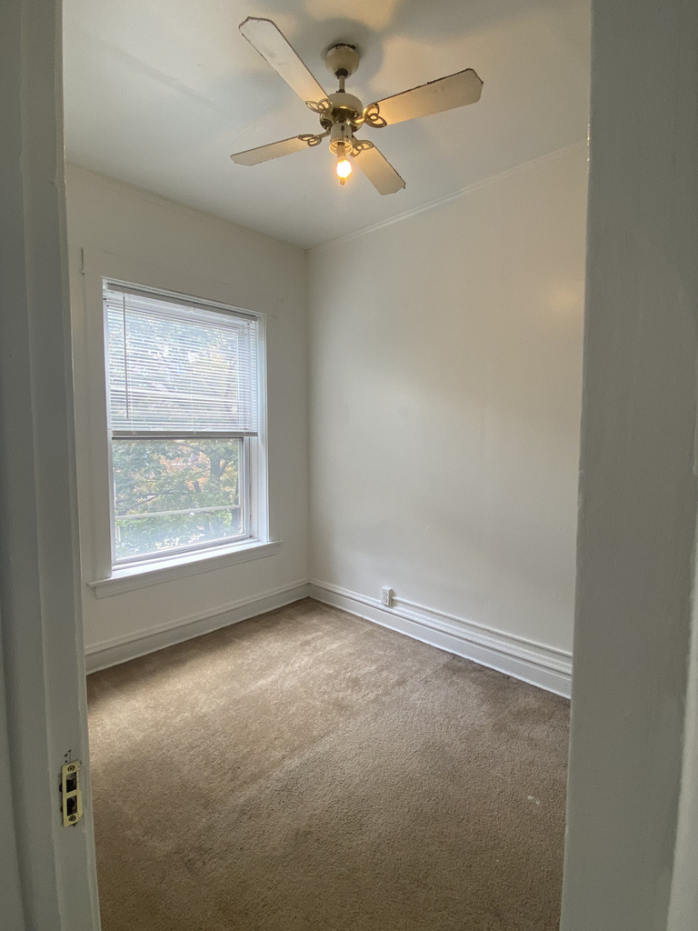 866 W Buckingham Place - Photo 4