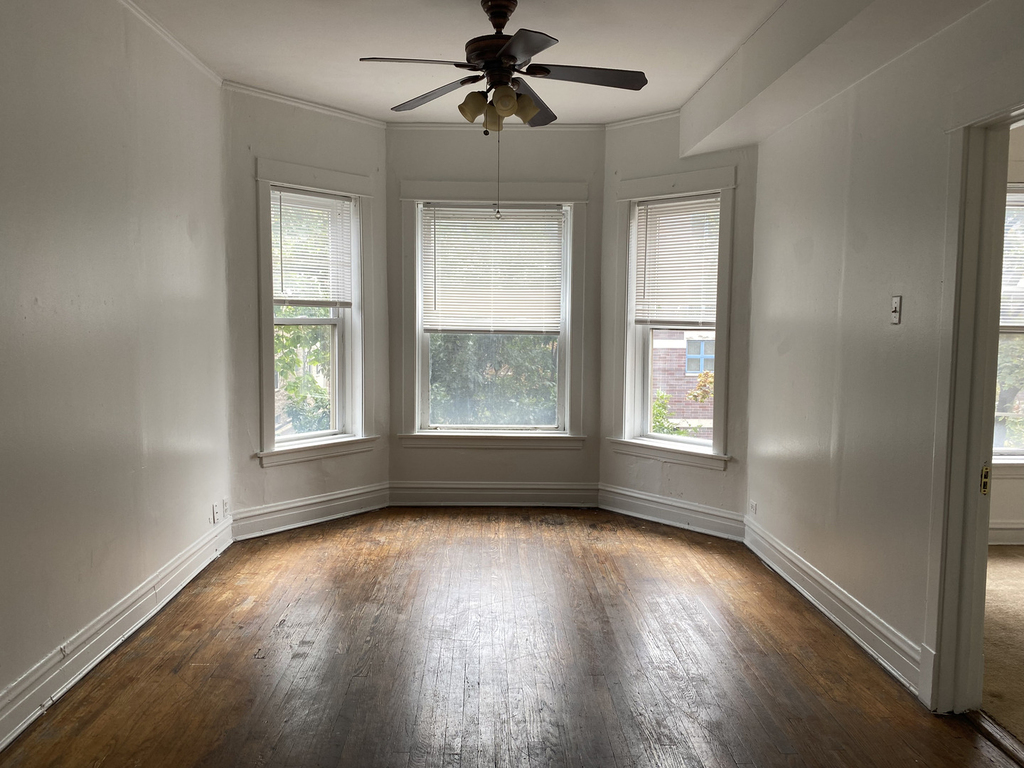 866 W Buckingham Place - Photo 2