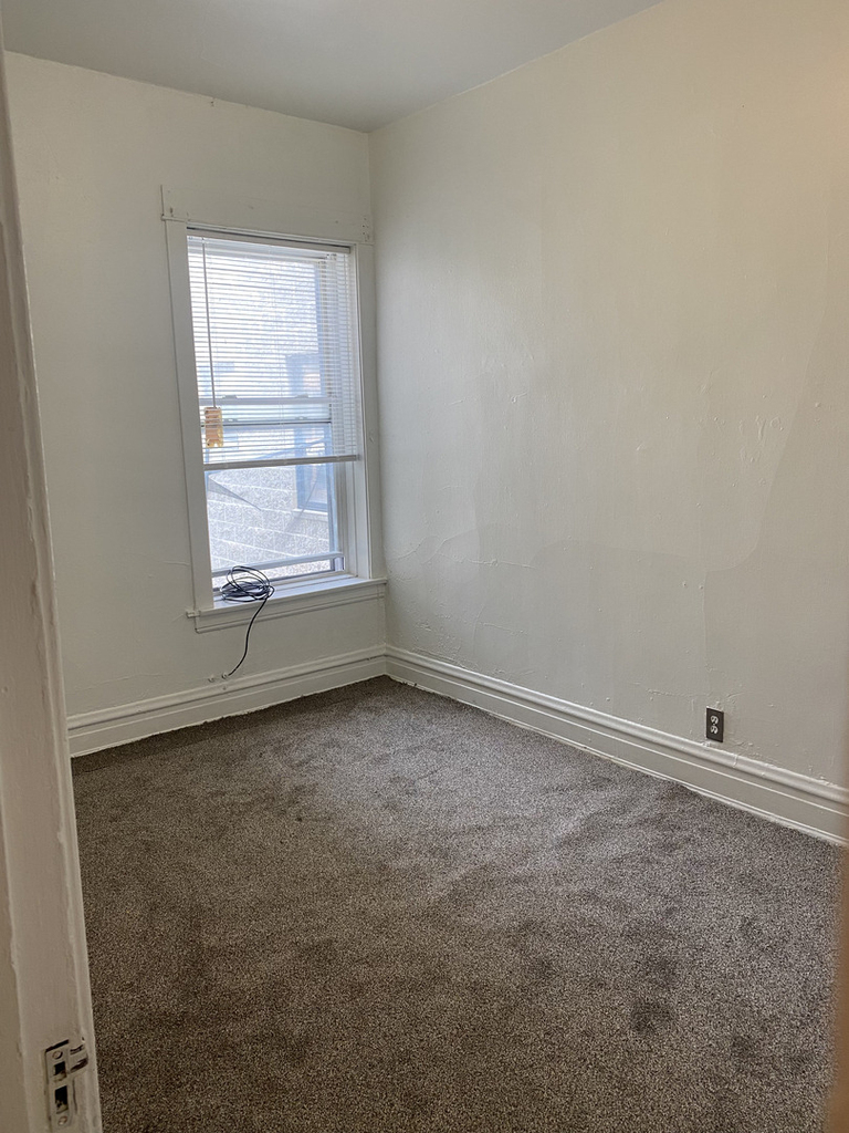 866 W Buckingham Place - Photo 10