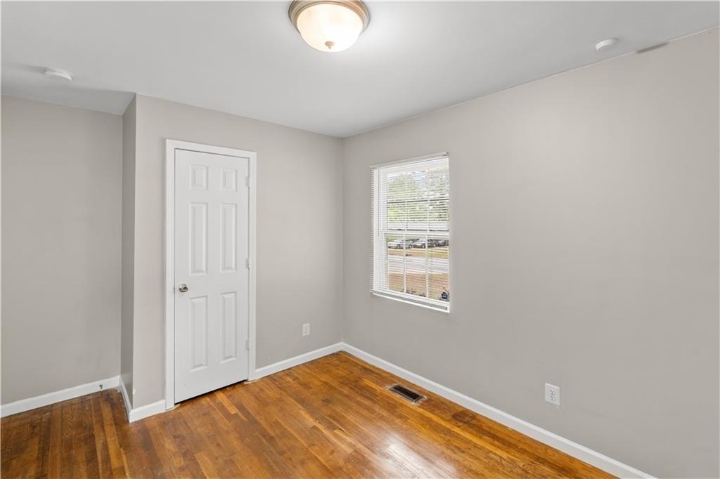 2161 Rochelle Way Sw - Photo 8