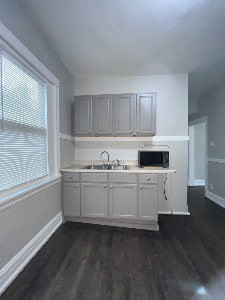 2707 E 78th Street - Photo 26