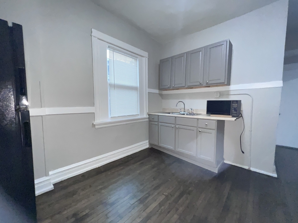 2707 E 78th Street - Photo 25