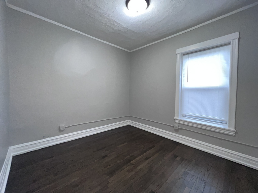 2707 E 78th Street - Photo 16