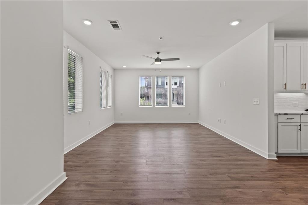 383 Grant Circle Se - Photo 2