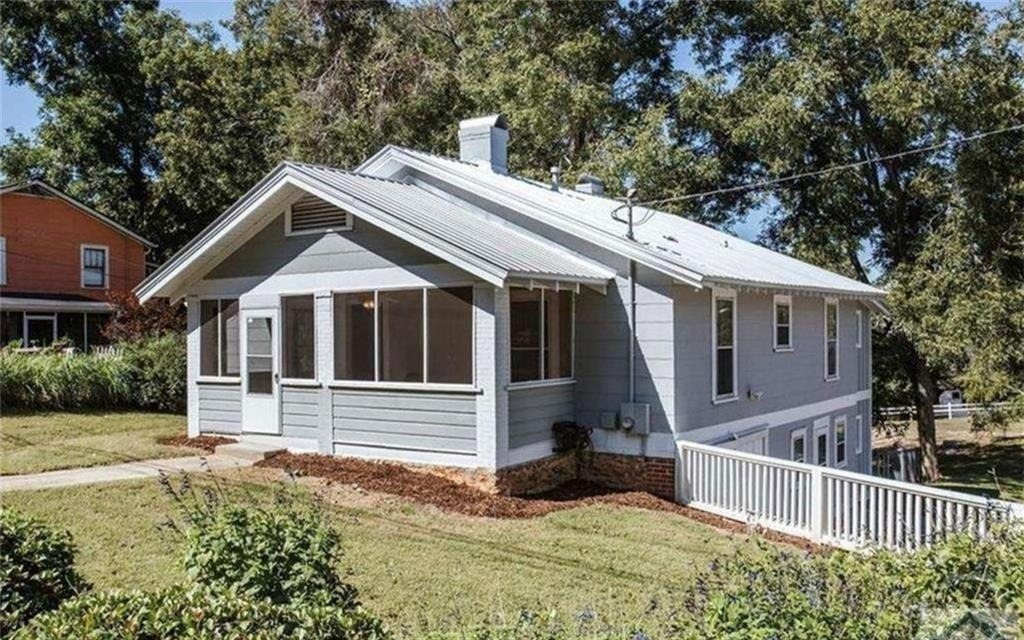 332 Carr Street - Photo 0