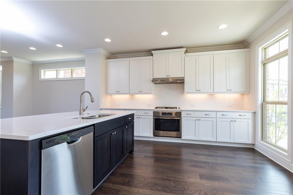 7826 Laurel Crest Drive - Photo 2