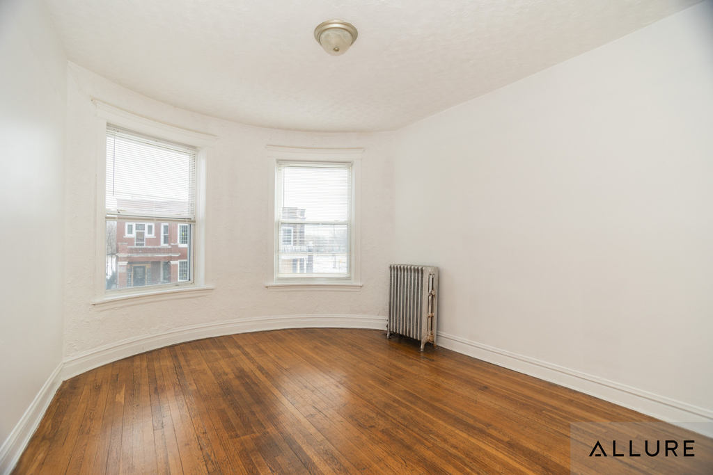 7250 S Yale Avenue - Photo 2