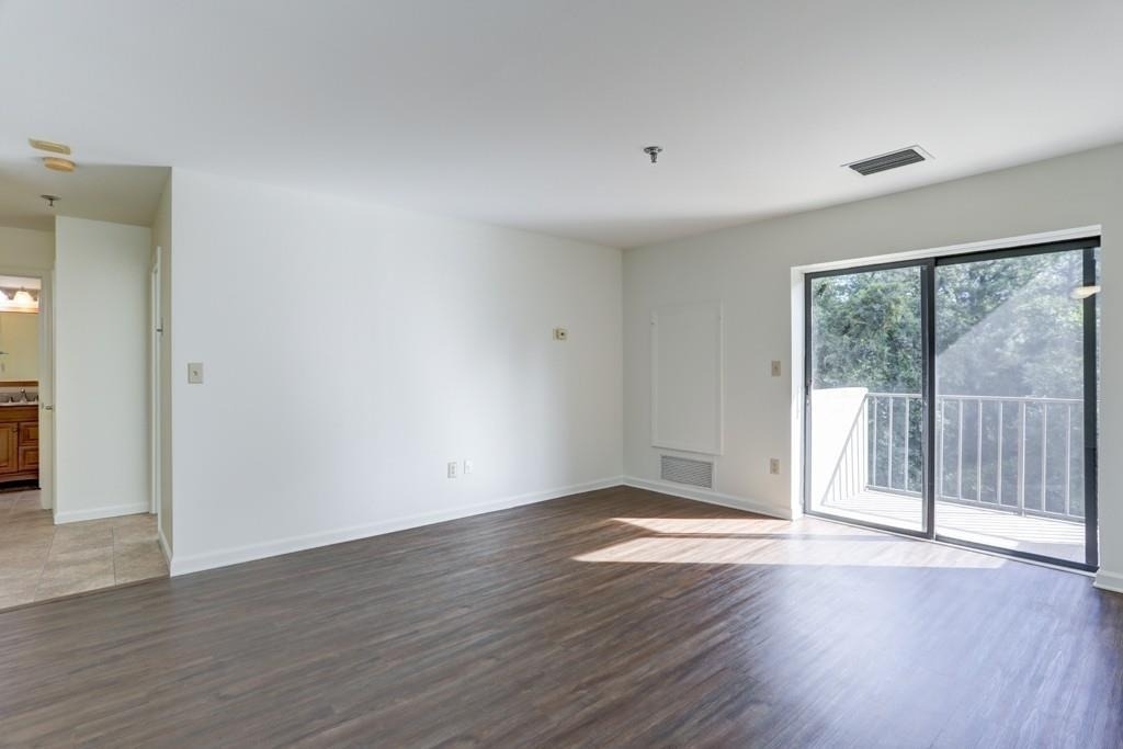 300 Johnson Ferry Road - Photo 1