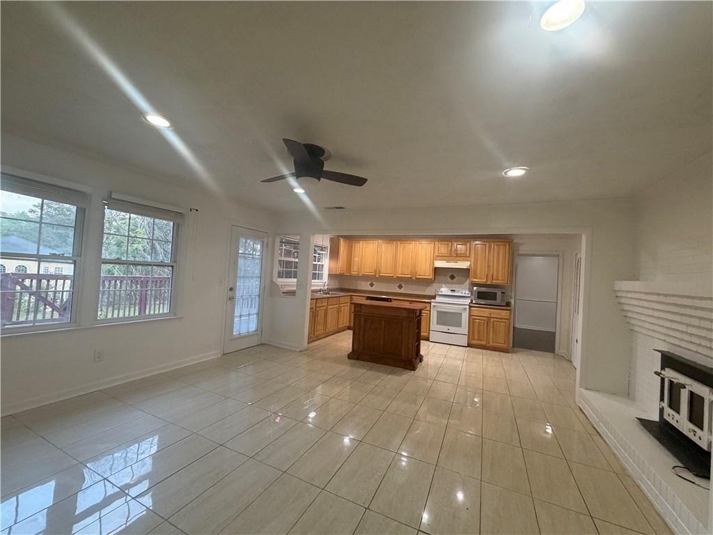 981 Woodward Park Drive - Photo 2