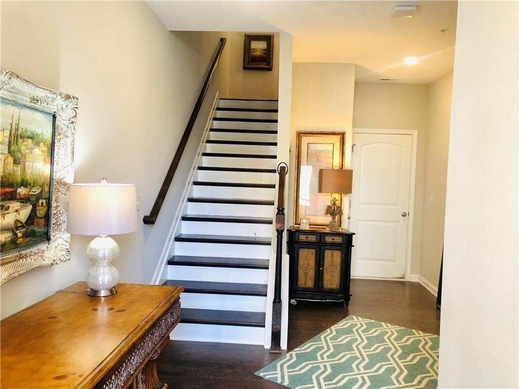 324 Beacons Place - Photo 0