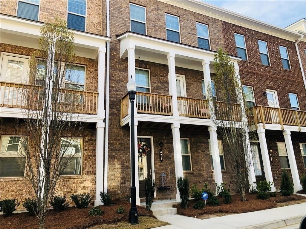 324 Beacons Place - Photo 1