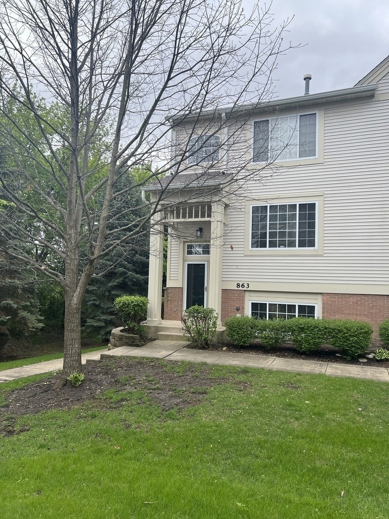 863 Pheasant Trail - Photo 0