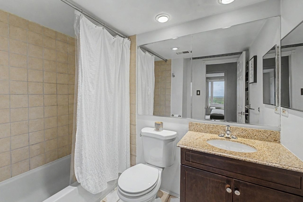 1 Renaissance Place - Photo 14
