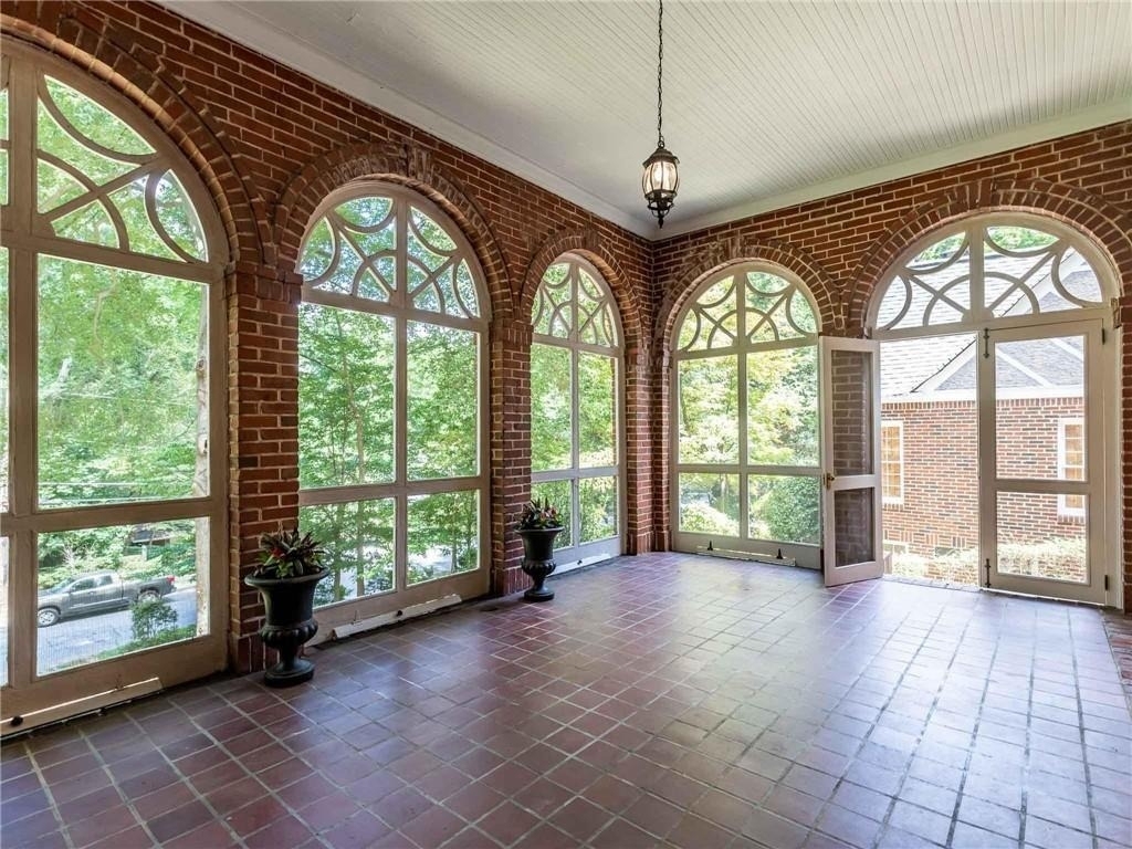 1681 E Clifton Road Ne - Photo 3