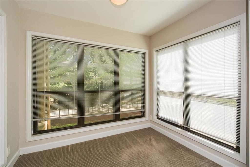 607 Lismore Se - Photo 6
