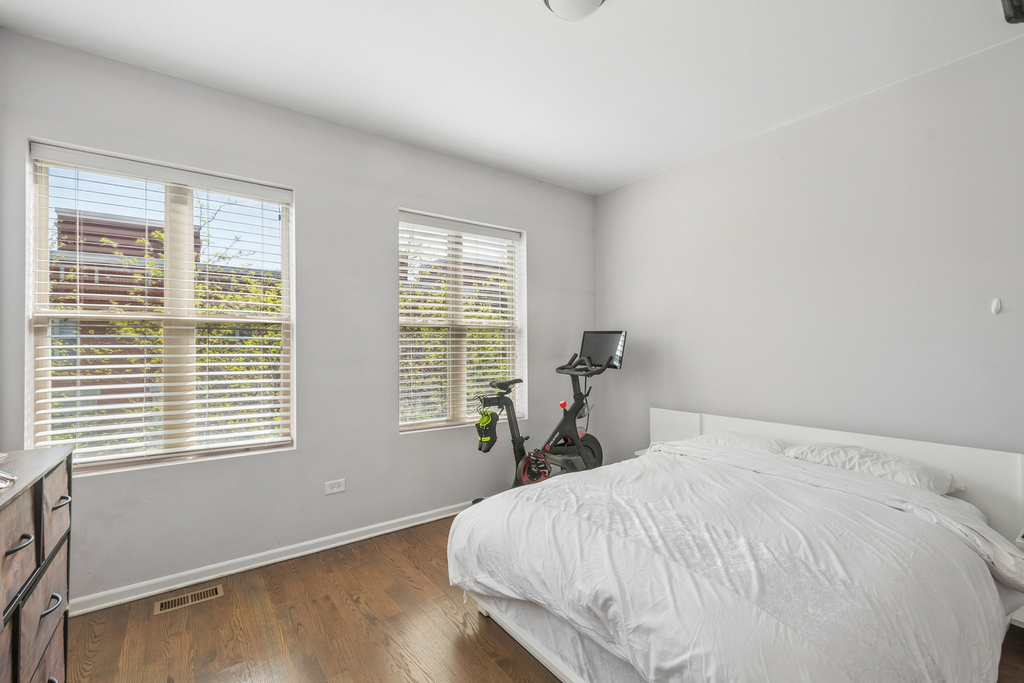 2504 S Calumet Avenue - Photo 8
