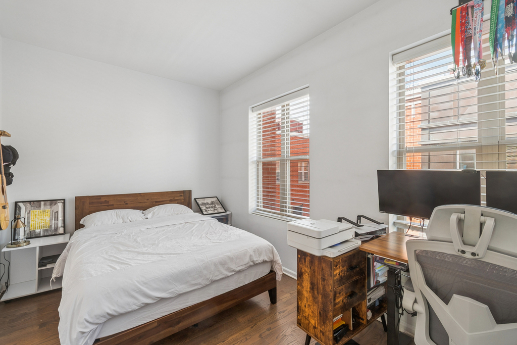 2504 S Calumet Avenue - Photo 11