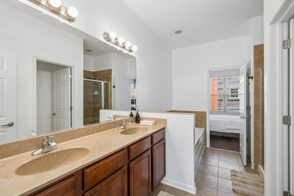 2504 S Calumet Avenue - Photo 9
