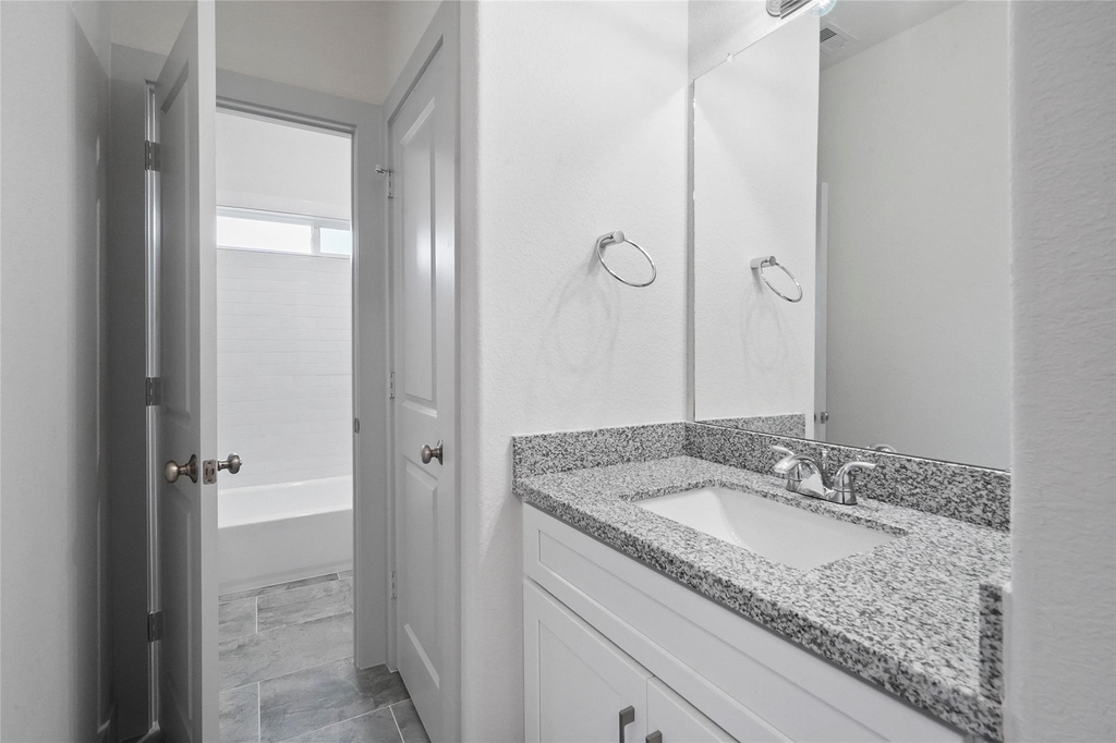 7242 Saint Augustine Street - Photo 12