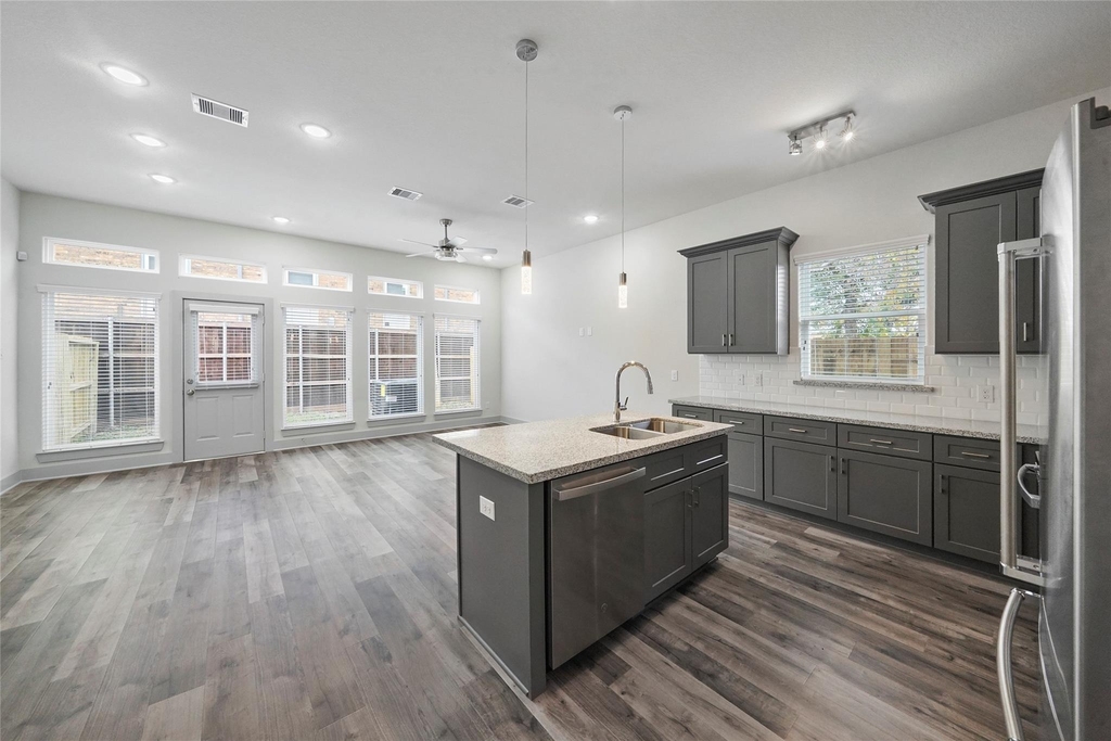 7242 Saint Augustine Street - Photo 4