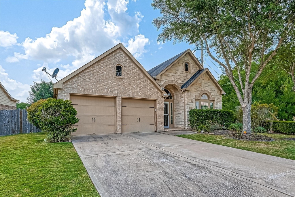 6206 Falling Briar Lane - Photo 1