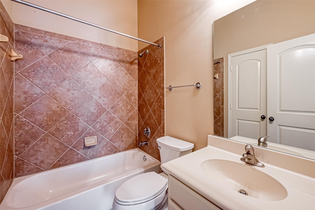 6206 Falling Briar Lane - Photo 33