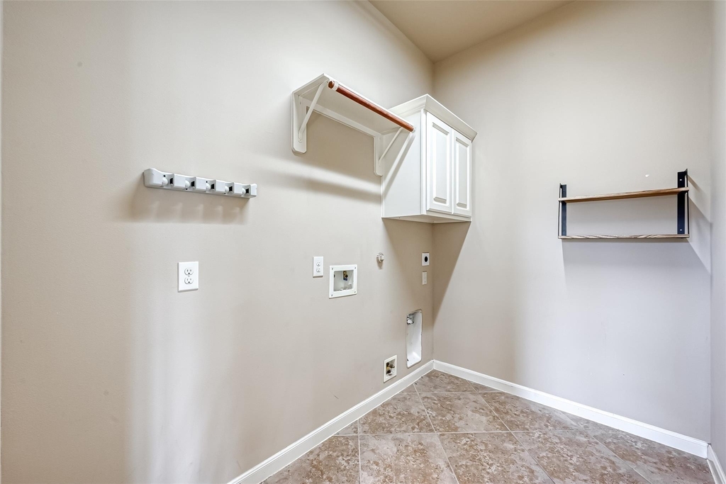 6206 Falling Briar Lane - Photo 34