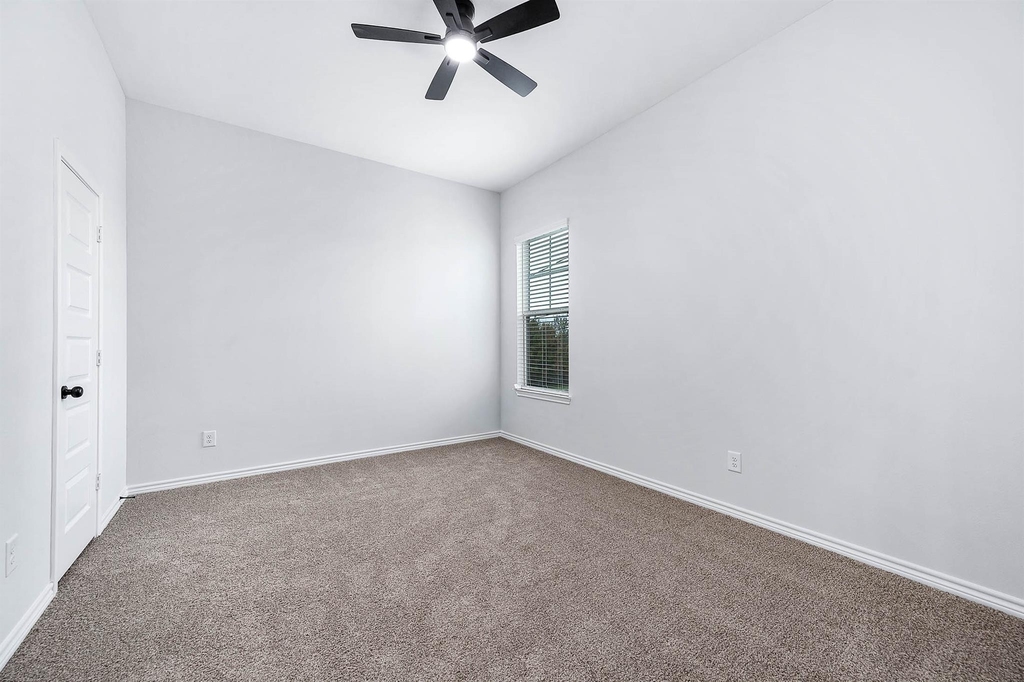 2716 Spence Street - Photo 19