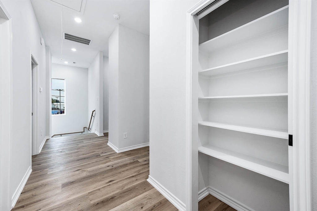 2716 Spence Street - Photo 29