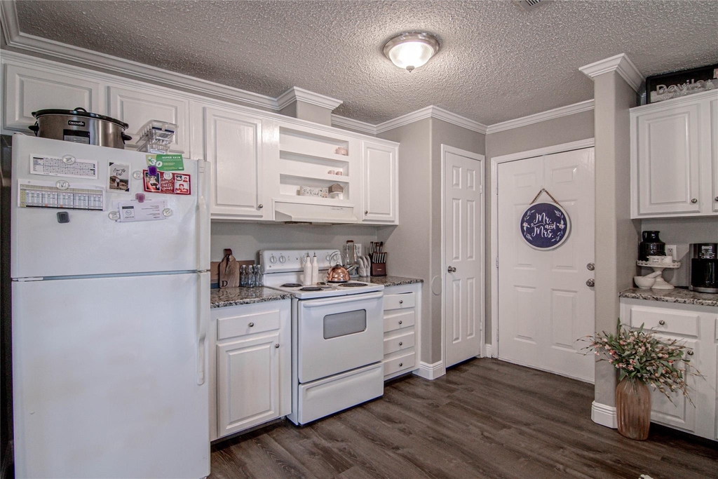 164 Varsity Drive - Photo 6