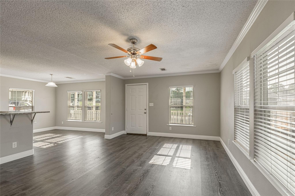164 Varsity Drive - Photo 5