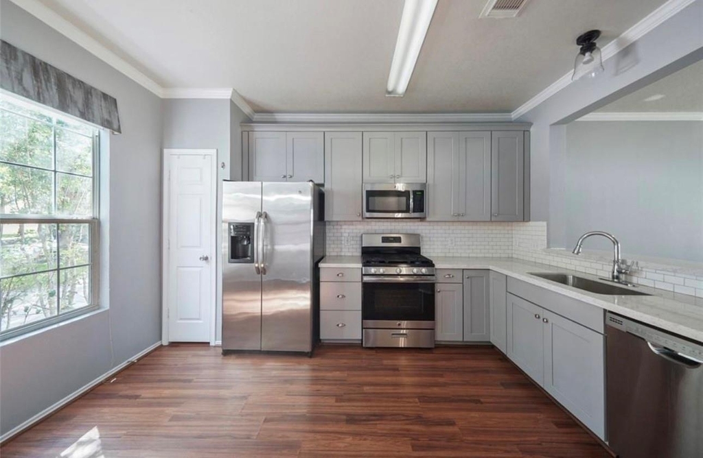 29705 Parliament Hills Drive - Photo 3