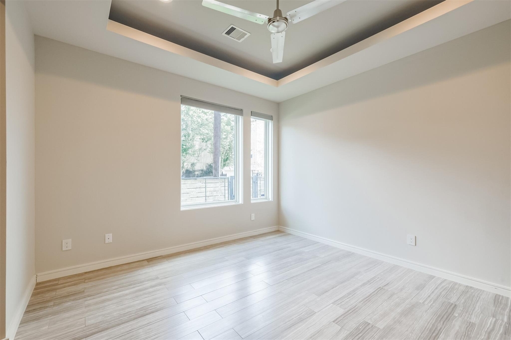711 W Clay Street - Photo 4