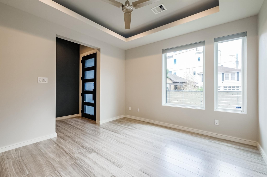 711 W Clay Street - Photo 5