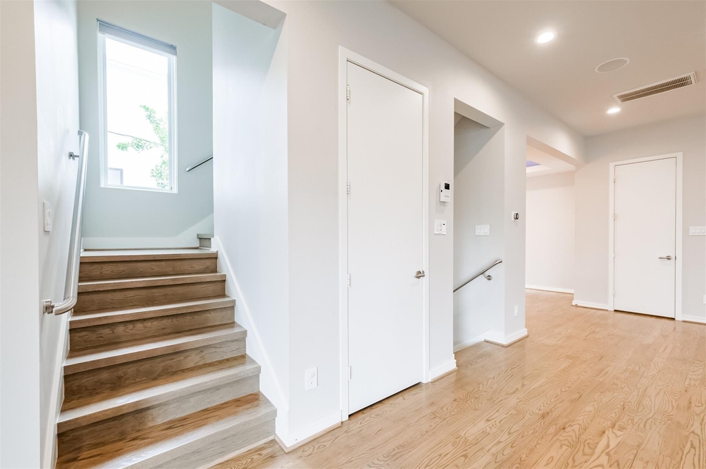 711 W Clay Street - Photo 28