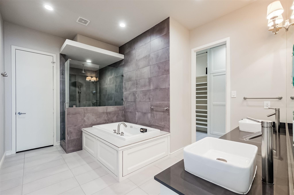 711 W Clay Street - Photo 35