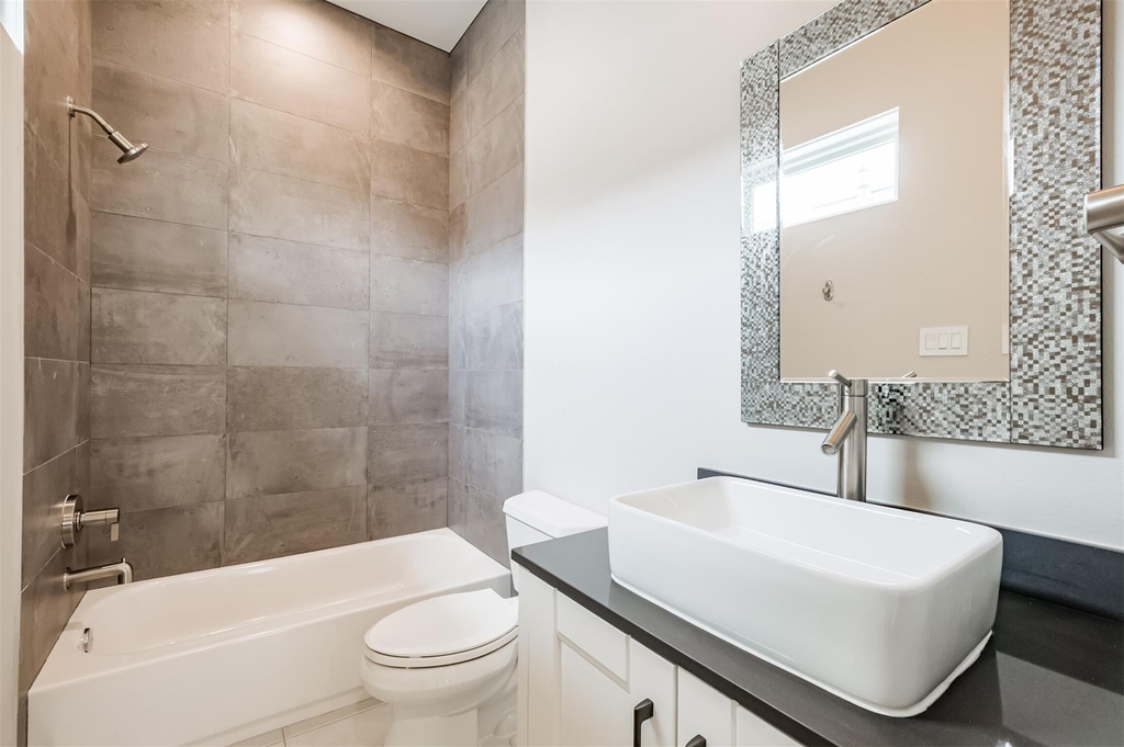 711 W Clay Street - Photo 40