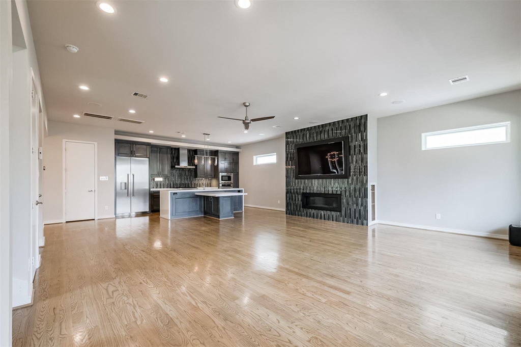 711 W Clay Street - Photo 11